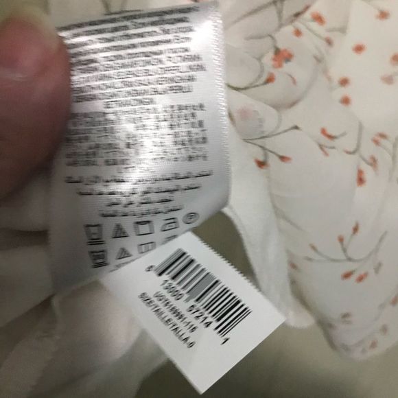 NWT $128 BCBGeneration | Flutter Sleeve | Floral Cutout Dress in Antique White - Picture 11 of 12